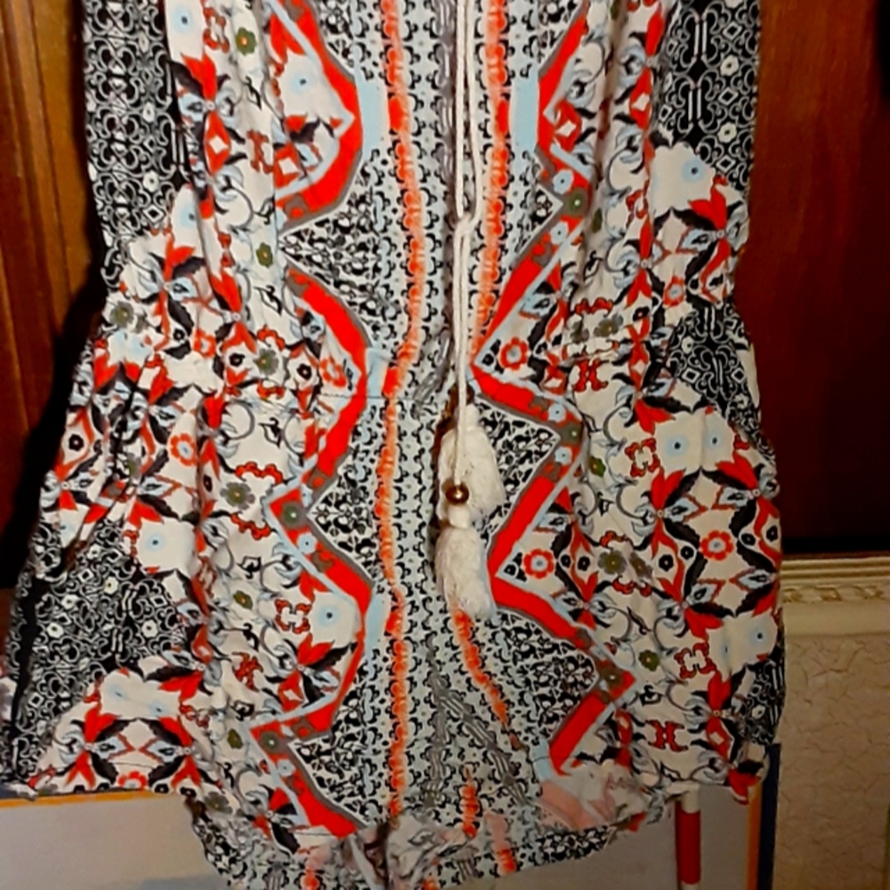 Ali beautiful strapless romper 3/15 🖤